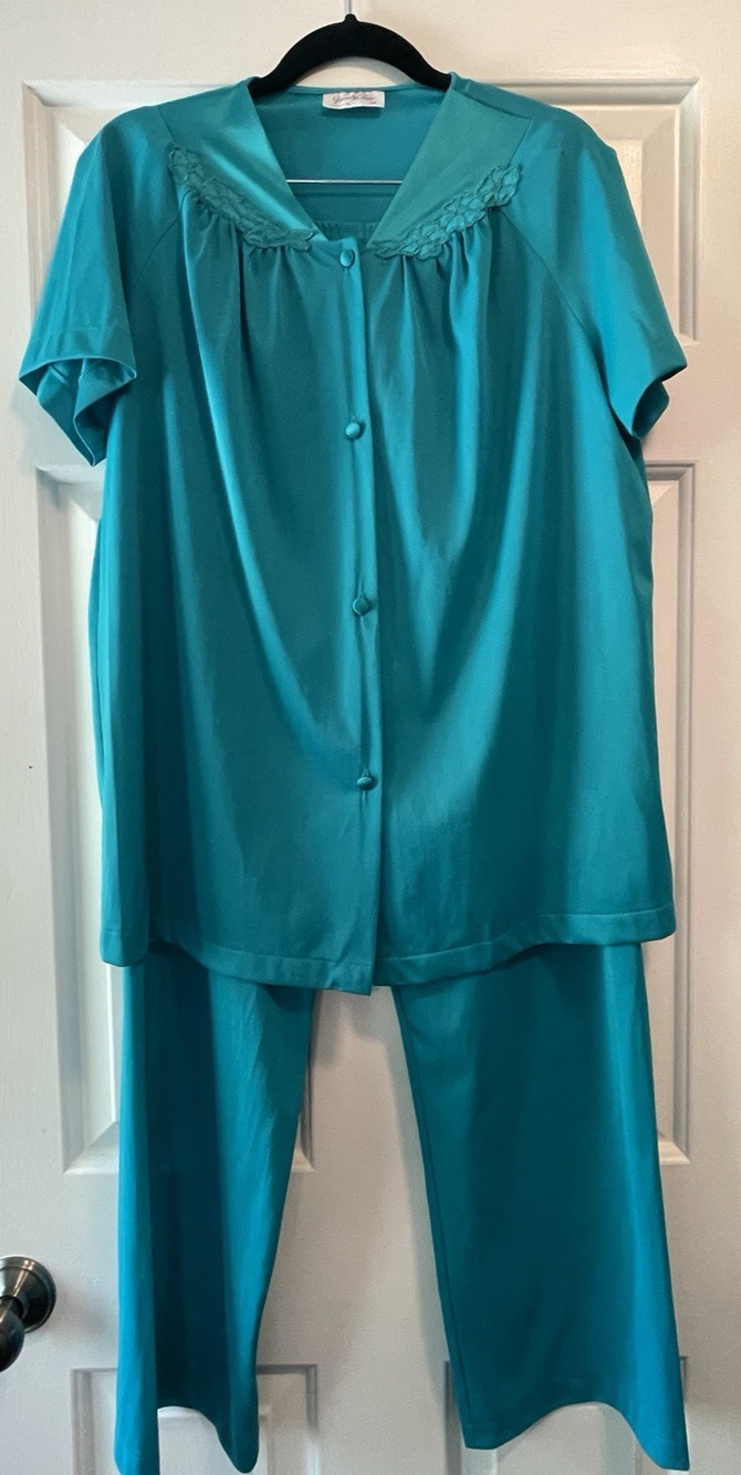 Vanity Fair Pajama Set Womens M Vintage Turquoise Silky Loungewear Embroidery